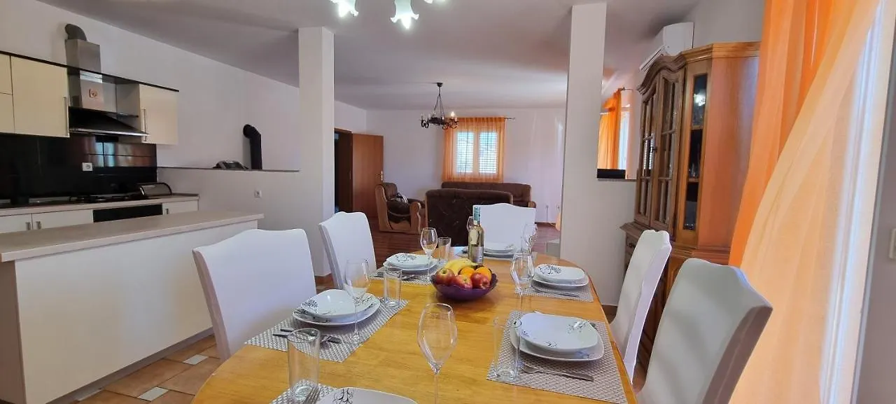 House Fortica Pula Holiday home